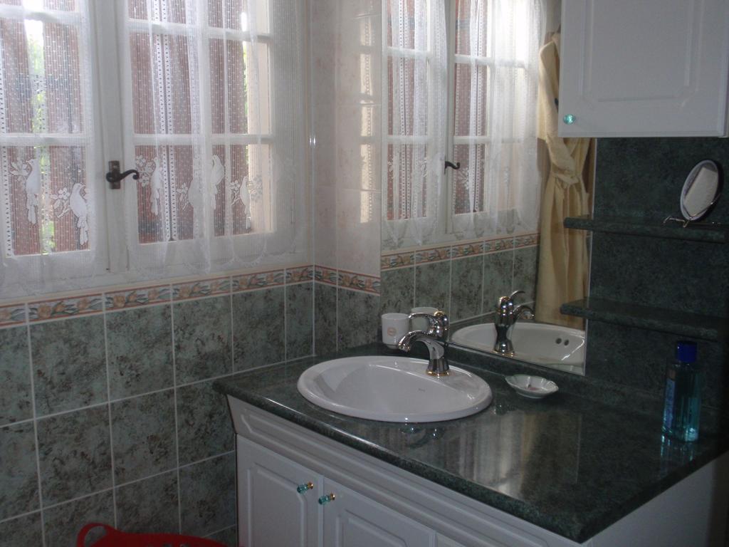 Gite de Poulas Couffy Habitación foto